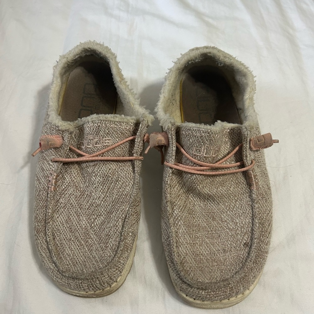 Hey Dude Women's Tan Flats